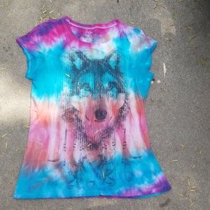 Cool colored wolf tye dye tshirt
